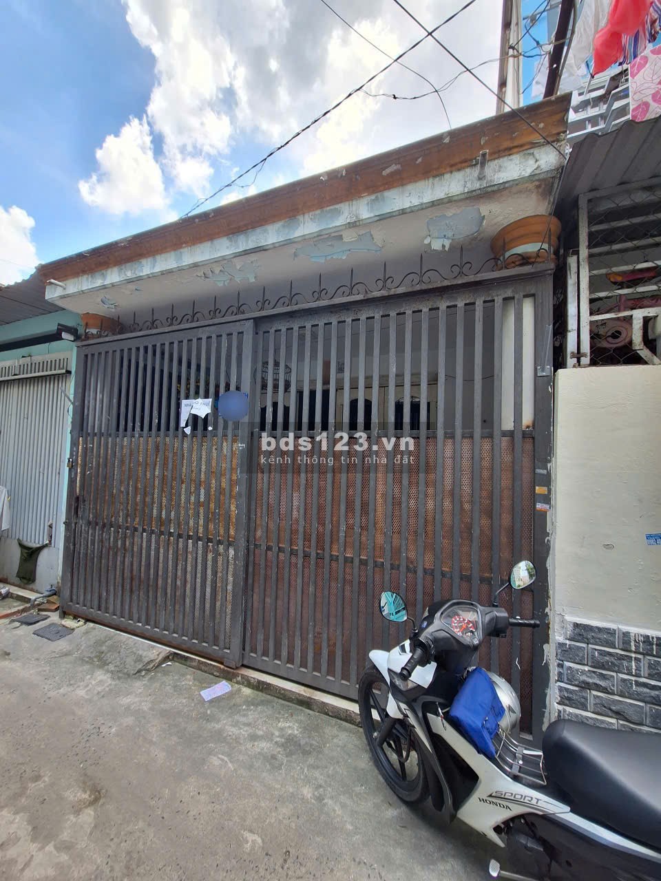 Bán nhà 58.7m2 cấp 4 , hẻm thông xe 3 gác, đường HT45 Q12