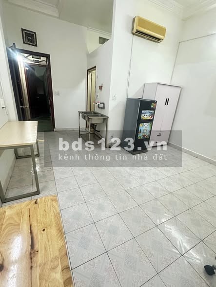 Cho thuê phòng lầu 1, 20m2, WC riêng, ngay chợ Tân Sơn Nhất,…