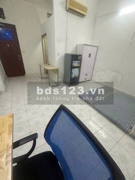 Cho thuê phòng lầu 1, 20m2, WC riêng, ngay chợ Tân Sơn Nhất,…
