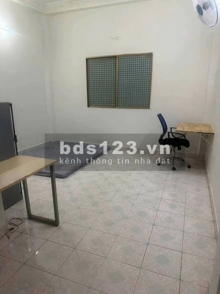 Cho thuê phòng lầu 1, 20m2, WC riêng, ngay chợ Tân Sơn Nhất,…