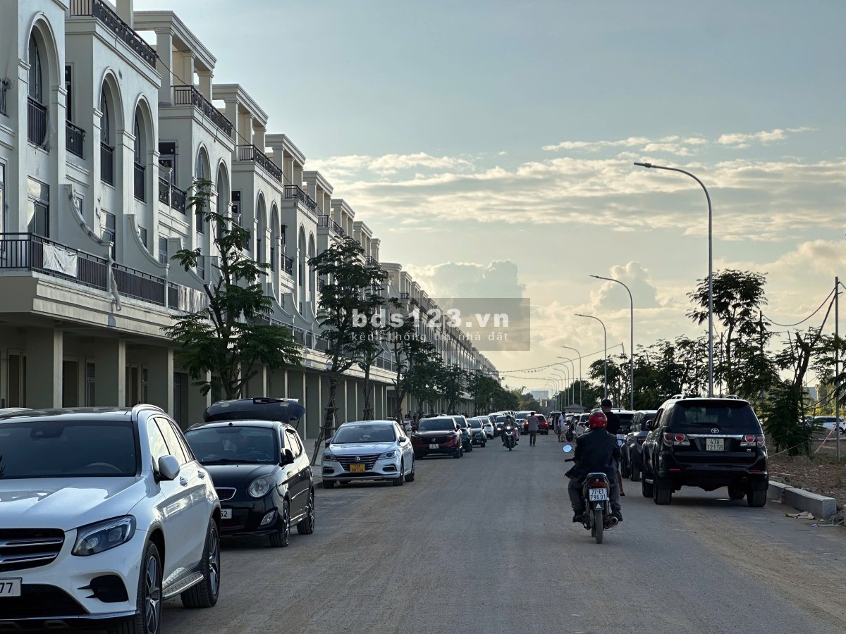 Bán 80m2 đất Quy Nhơn - 700tr - Sổ sẵn