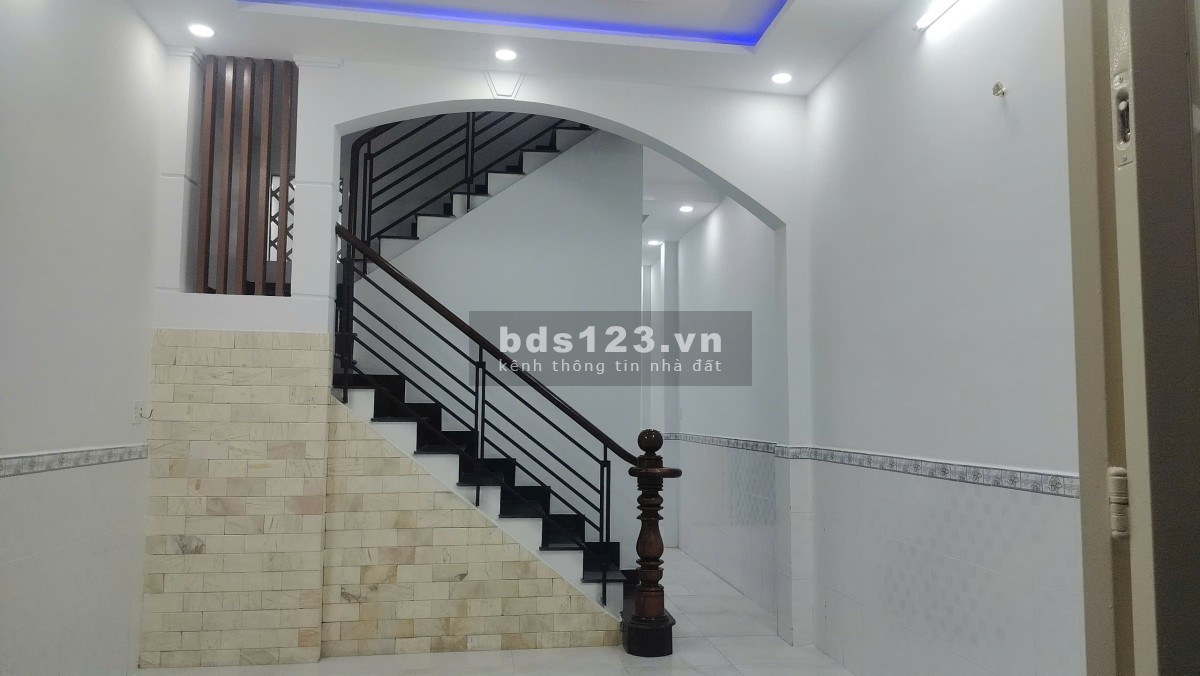 Nhà Nguyên Căn cho thuê dài hạn - Hẻm Xe Hơi trước sau