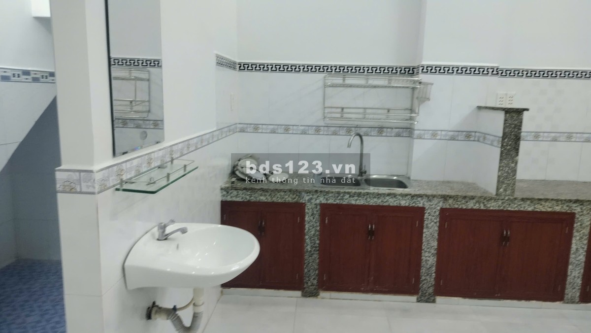 Nhà Nguyên Căn cho thuê dài hạn - Hẻm Xe Hơi trước sau