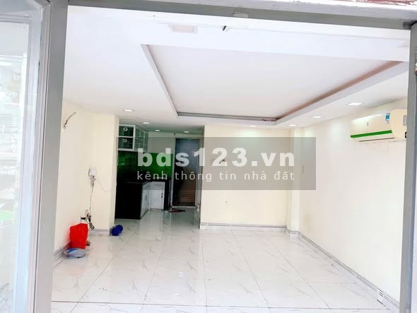 Cho thuê phòng 40m² có ban công, máy lạnh, giờ tự do, Q. Bình…