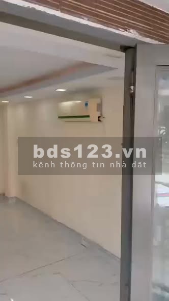 Cho thuê phòng 40m² có ban công, máy lạnh, giờ tự do, Q. Bình…