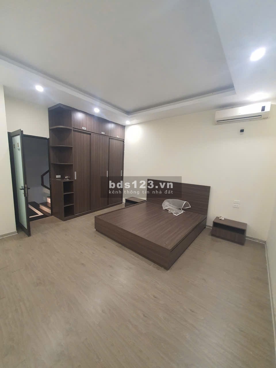 Cho thuê nhà Yên Lạc - Hai Bà Trưng - Ô TÔ - KD - 3 NGỦ - CHỈ…