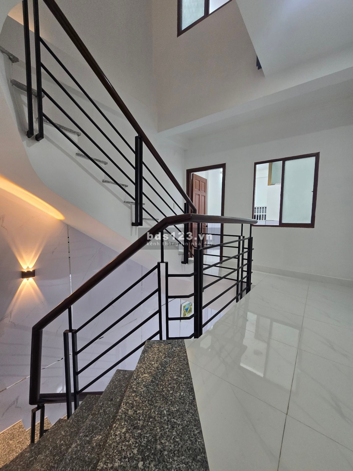 Nhà SHR, HXH, gần chợ Phú Thuận, cách Phú Mỹ Hưng 5 phút xe máy