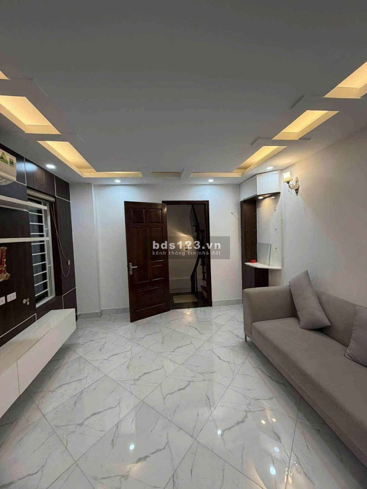 TRUNG TÂM QUẬN - LÔ GÓC - NGÕ THÔNG - KINH DOANH - NHÀ MỚI