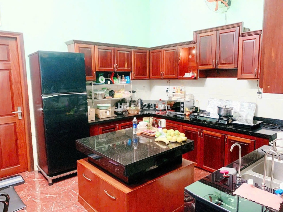 - Chính chủ bán nhà hướng Đông, 80m2. Hẻm 741 Hương Lộ 2,…