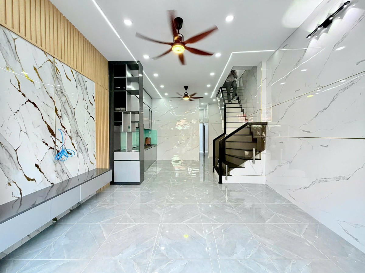 NHÀ MỚI ĐẸP – SHR – ĐƯỜNG THÔNG – TRUNG MỸ TÂY Q12 –…