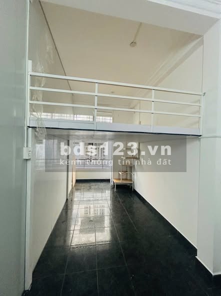 Cho thuê Duplex có ban công tại 480 Phan Xích Long, Phú Nhuận