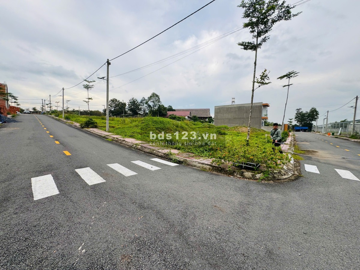 Đất nền giá rẻ 1ty5 ngay cổng 2 Sơn Tiên Cách Cầu Long Hưng 5