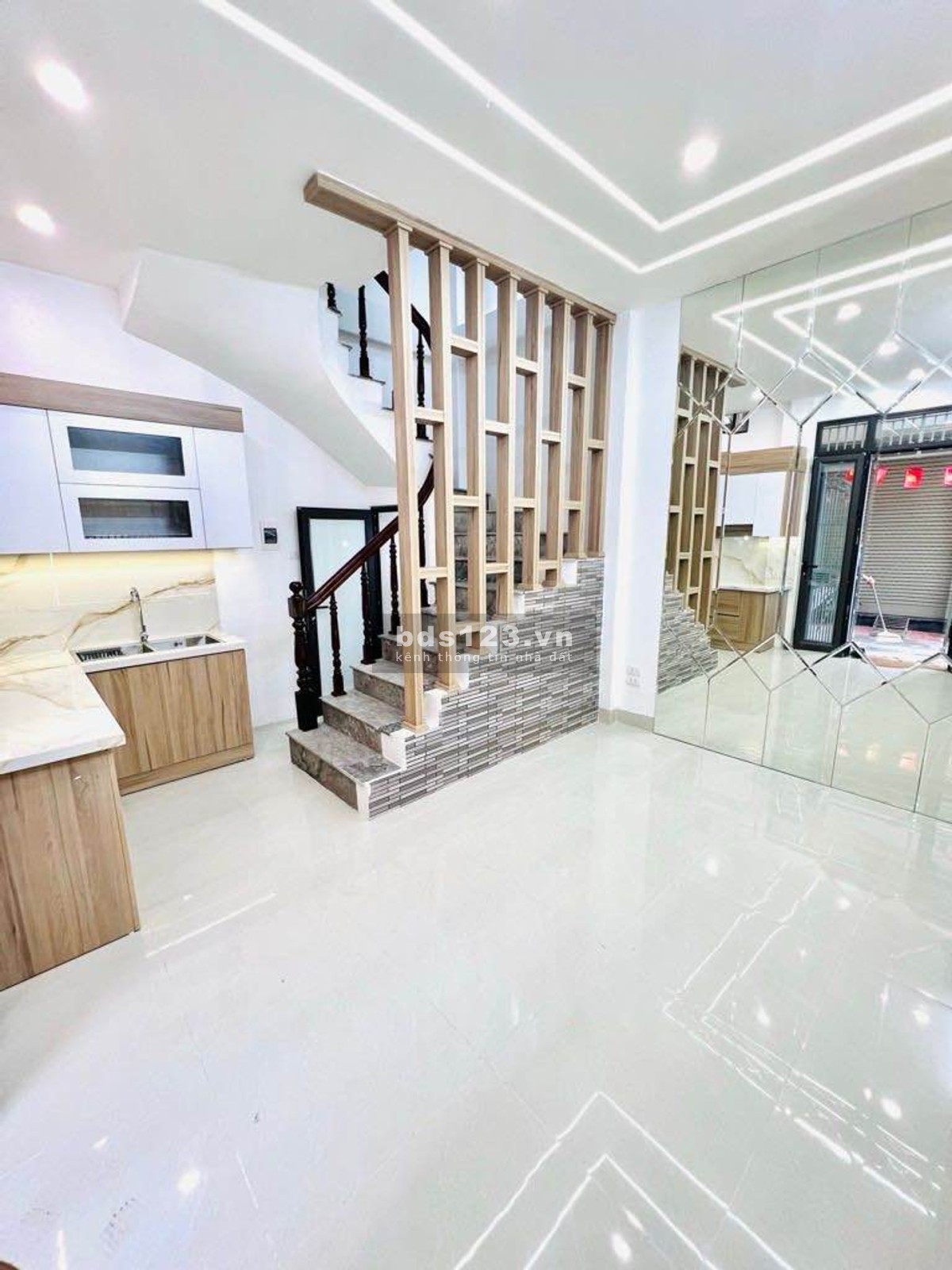 LÔ GÓC 2 THOÁNG GIÁP NHỊ - NGÕ Ô TÔ TRÁNH - NHÀ DÂN XÂY CHẮC…