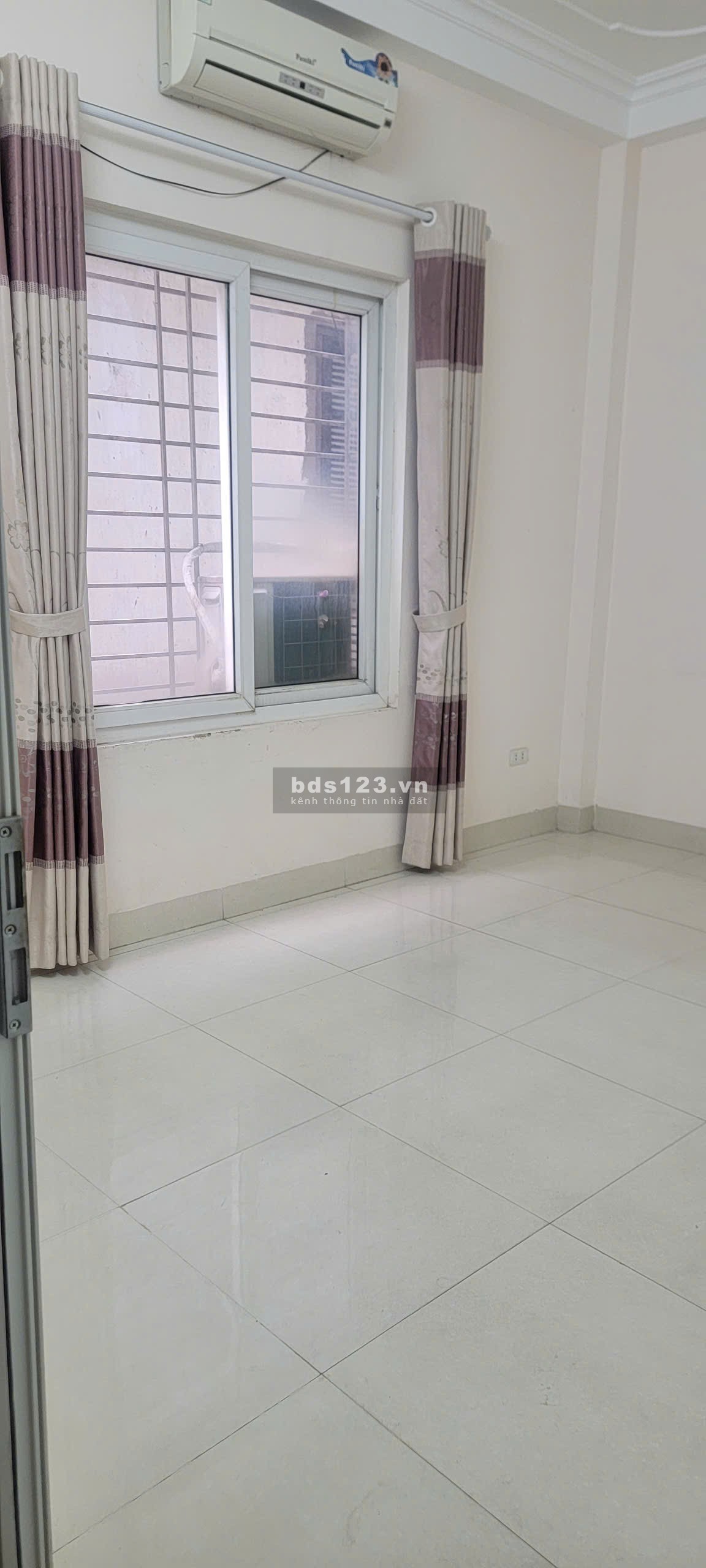 Chính chủ cho thuê nhà riêng tầng 3 làm văn phòng.