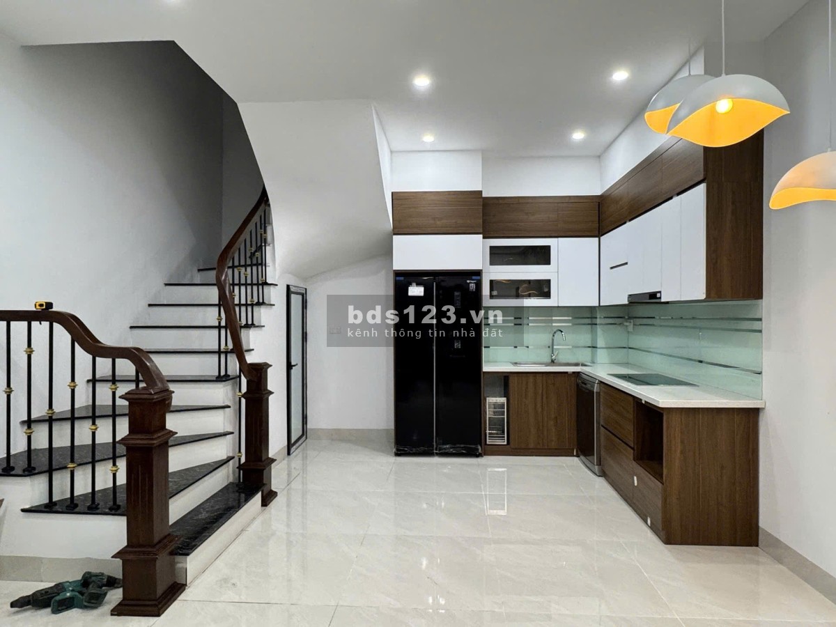 Bán nhà Nguyễn Văn Huyên 50m2, sát công viên Nghĩa Đô, vị trí…