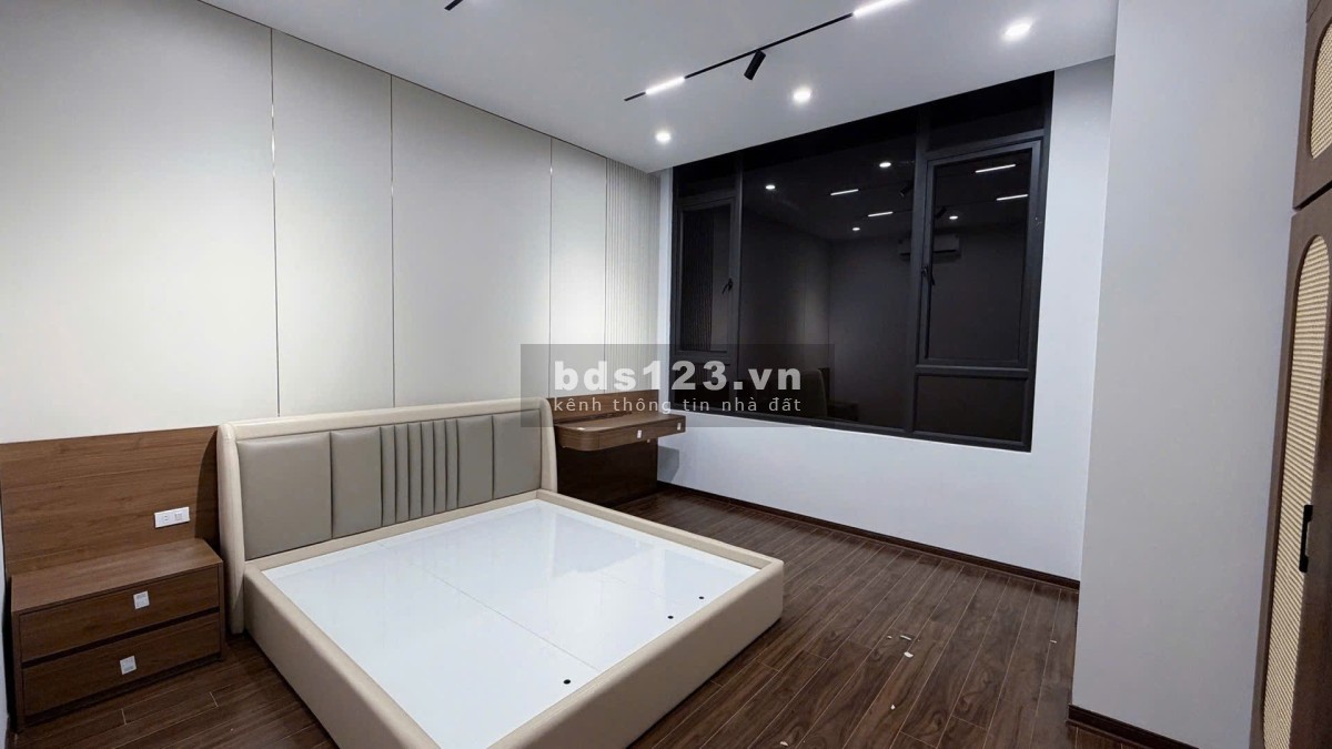 Bán nhà Nguyễn Văn Huyên 50m2, sát công viên Nghĩa Đô, vị trí…