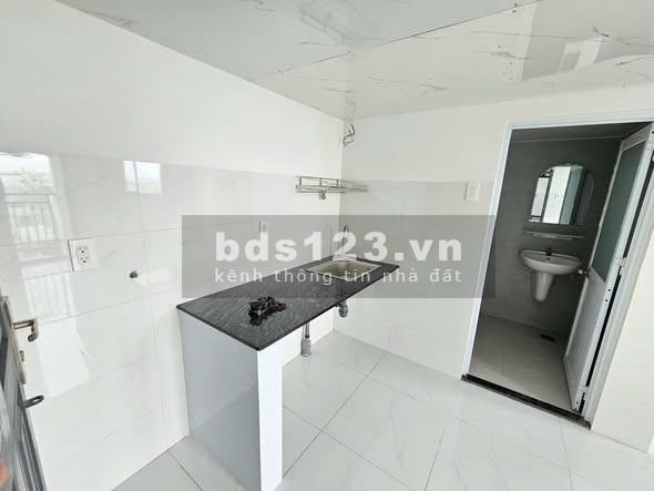 Phòng trọ mới, có máy lạnh tại Lâm Thị Hố, Quận 12