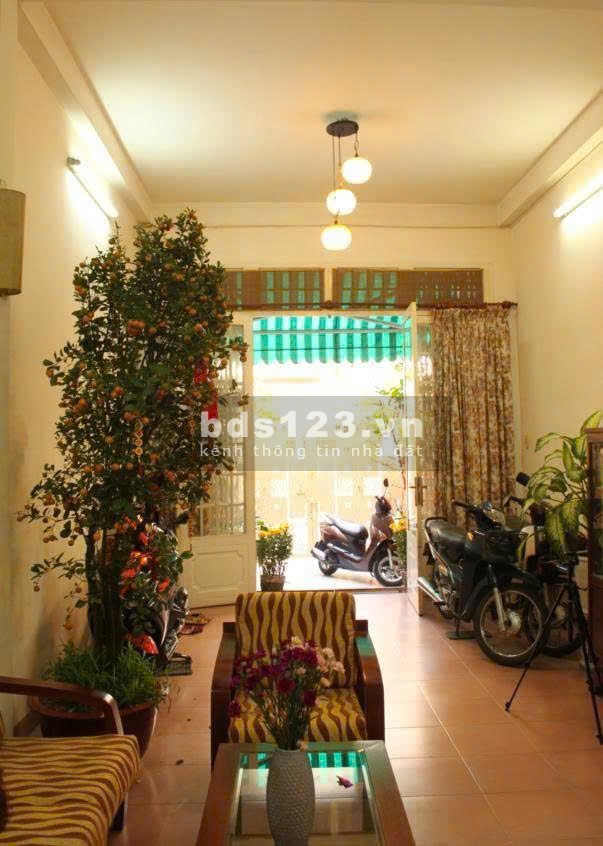 Bán nhà hẻm xe hơi 1 trệt 1 lầu 1 sân thượng Hoàng Diệu P13…