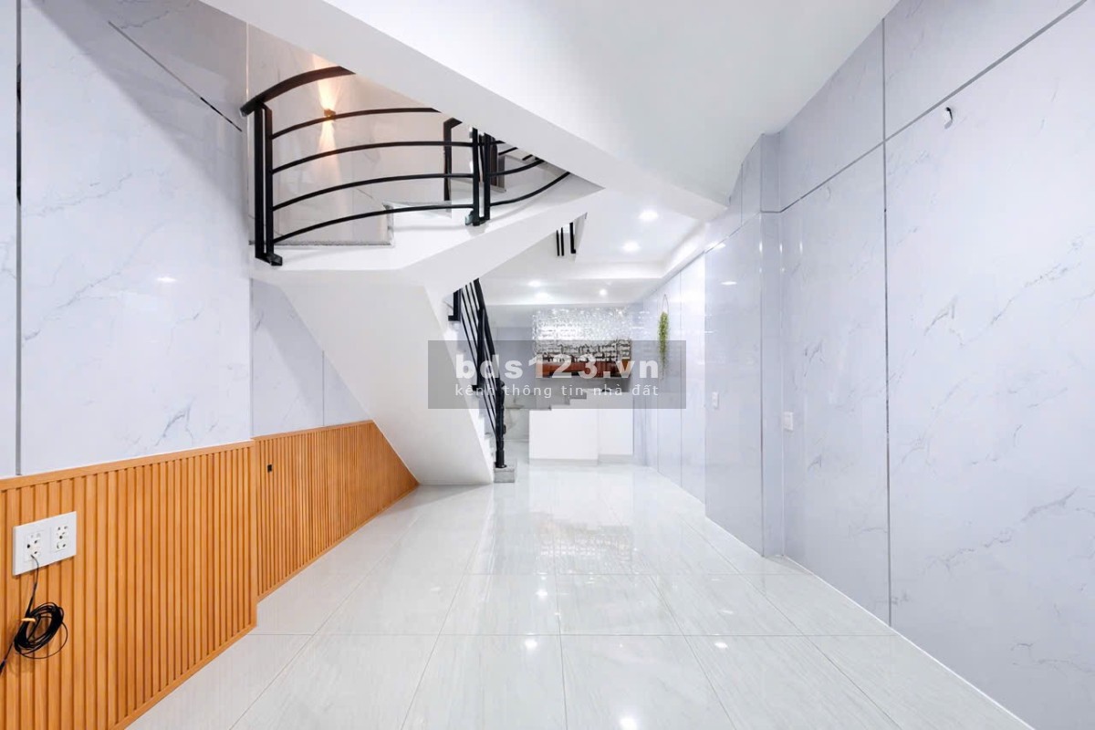 NHÀ HẺM XE HƠI - THÔNG 1 TRỤC - CẠNH PHÚ MỸ HƯNG - HƠN 5 TỶ