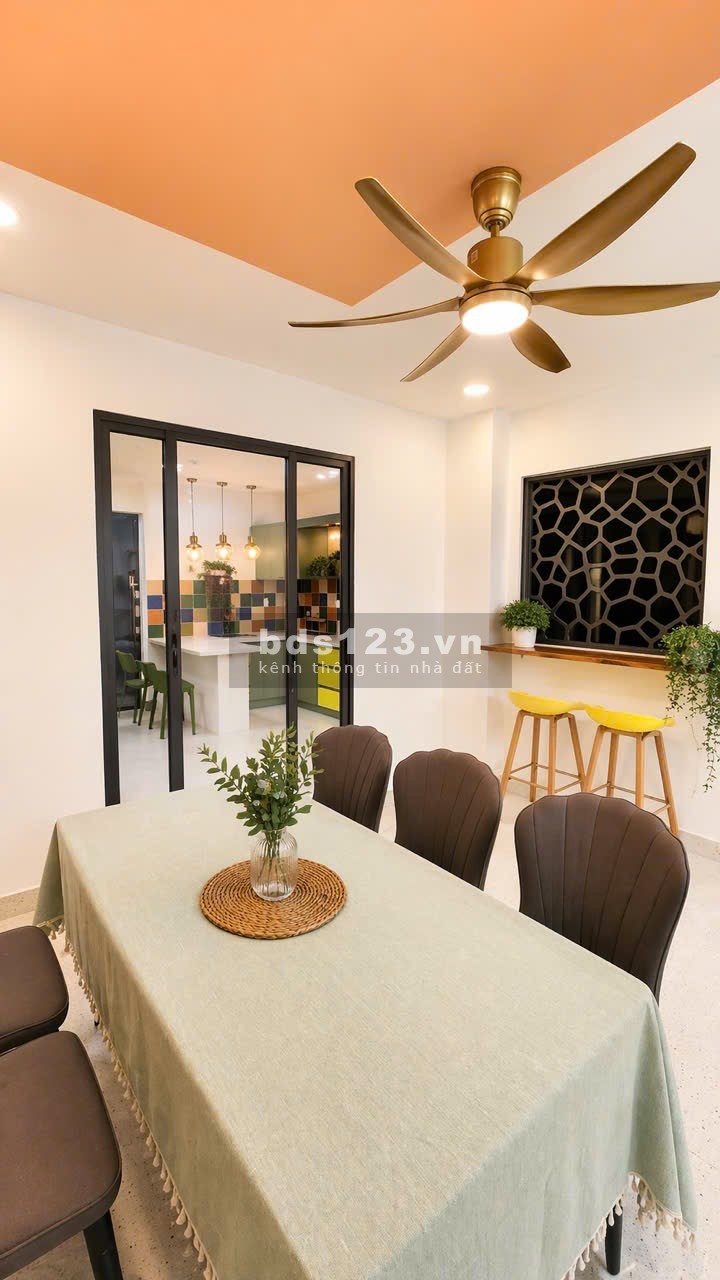 NHÀ MỚI LÔ GÓC - VỪA Ở VỪA KINH DOANH - HẺM 4M THÔNG TỨ TUNG…