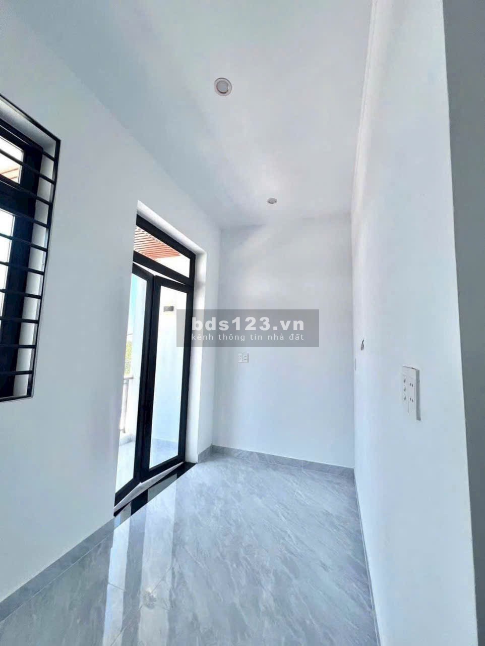 NHÀ 1 TRỆT 1 LẦU – NGAY UBND TÂN TRIỀU