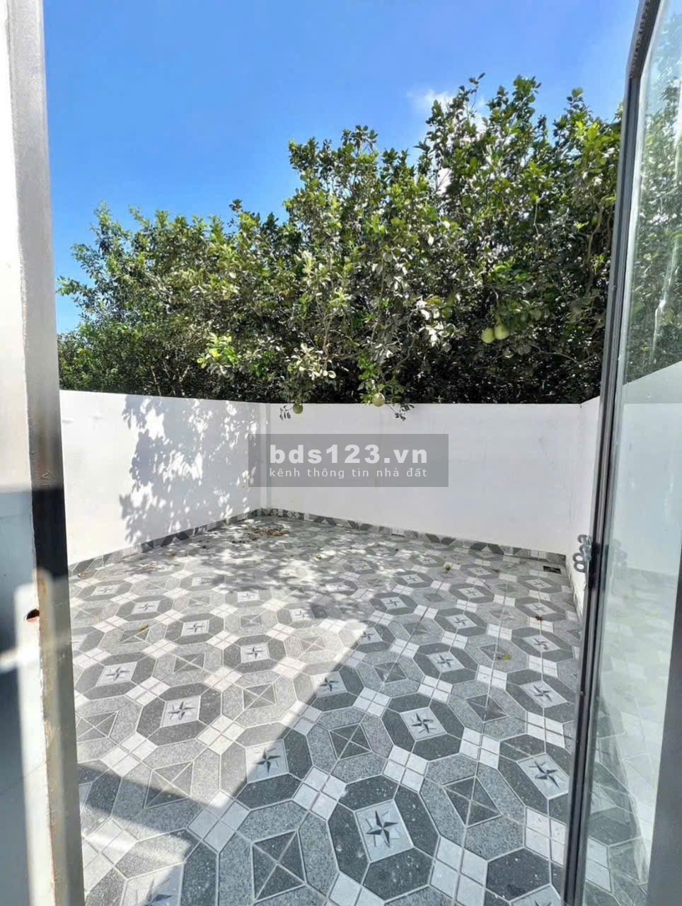 NHÀ 1 TRỆT 1 LẦU – NGAY UBND TÂN TRIỀU