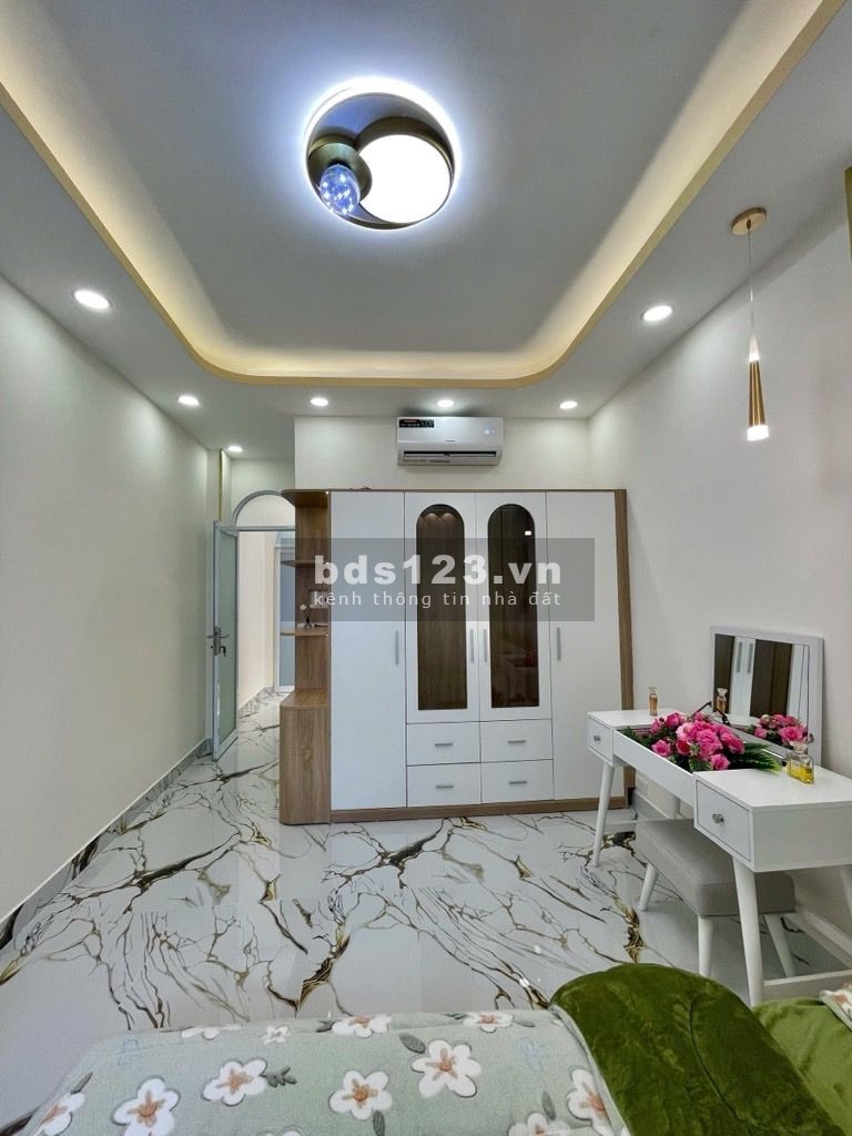 BÁN NHÀ TÂN BÌNH, 4 x 11, GẦN CMT8, HẺM 4M, NHỈNH 6 TỶ