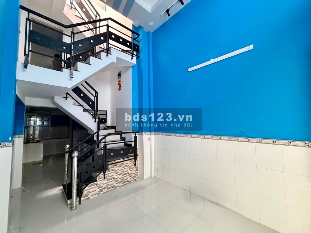 NÓNG - NHỈNH 6 ĐỒNG - NHÀ HẺM XE HƠI SÁT MẶT TIỀN HOÀNG SA ,…