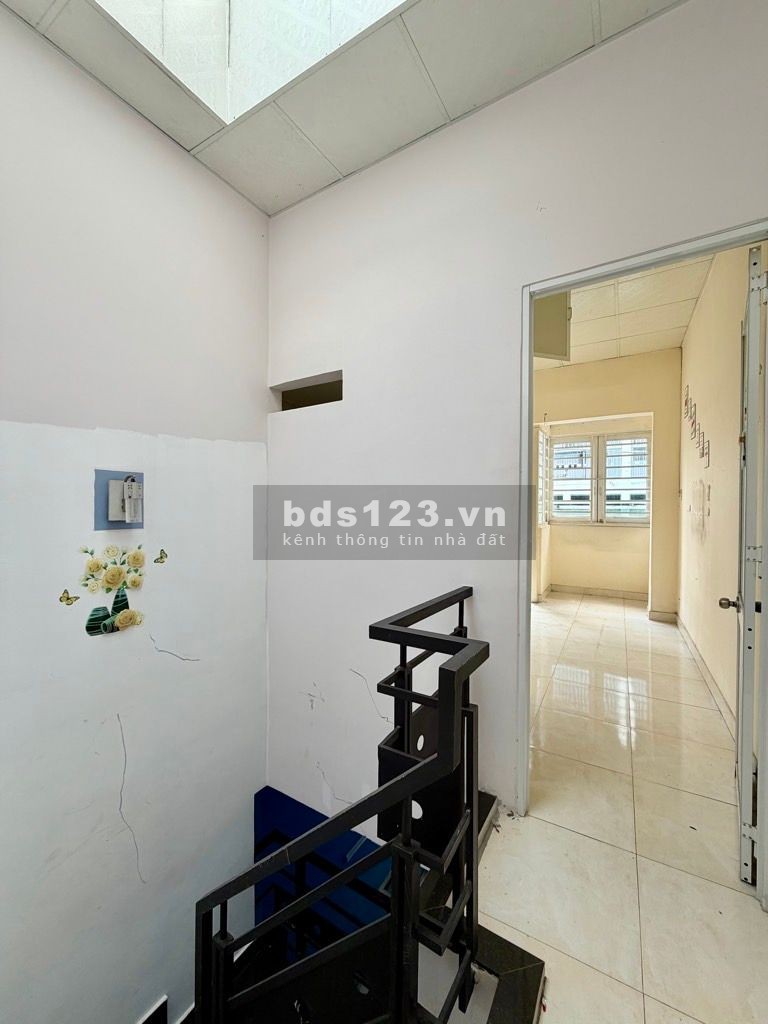 NÓNG - NHỈNH 6 ĐỒNG - NHÀ HẺM XE HƠI SÁT MẶT TIỀN HOÀNG SA ,…