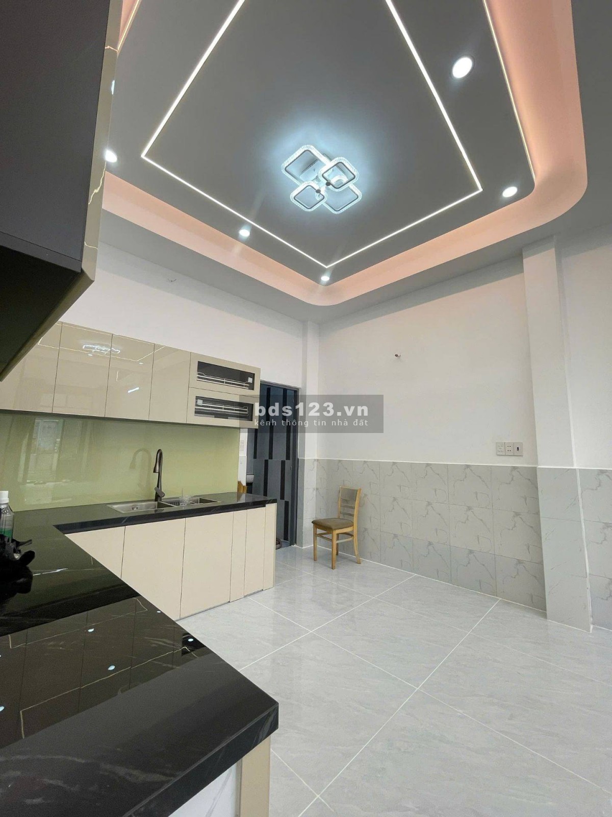 BÁN NHÀ MỚI SÁT TÊN LỬA-MẶT ĐƯỜNG NHỰA 7M - 3 TẦNG SÂN…