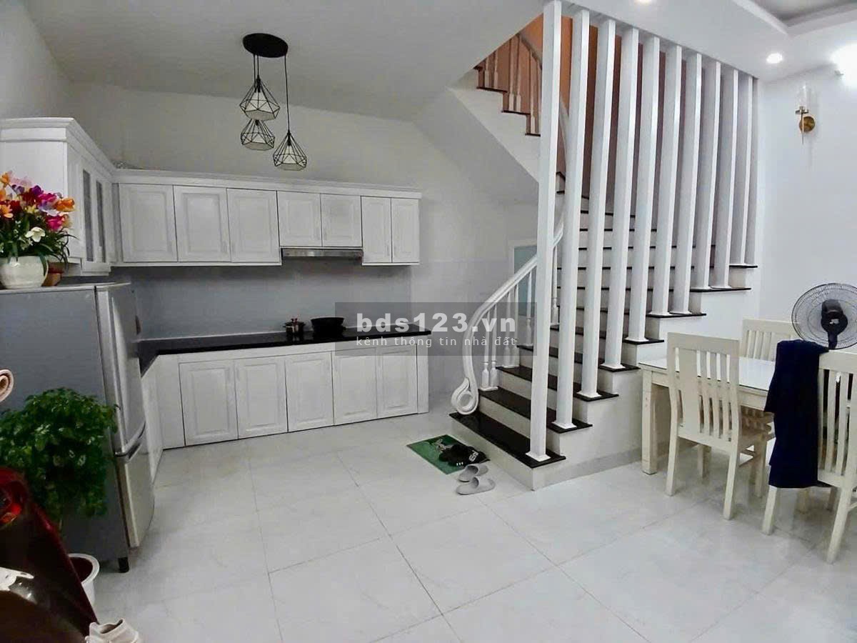 BÁN GẤP NHÀ Hai Bà Trưng Đại La- 25m2*4T - 6,5 tỷ - NGÕ THÔNG-1…