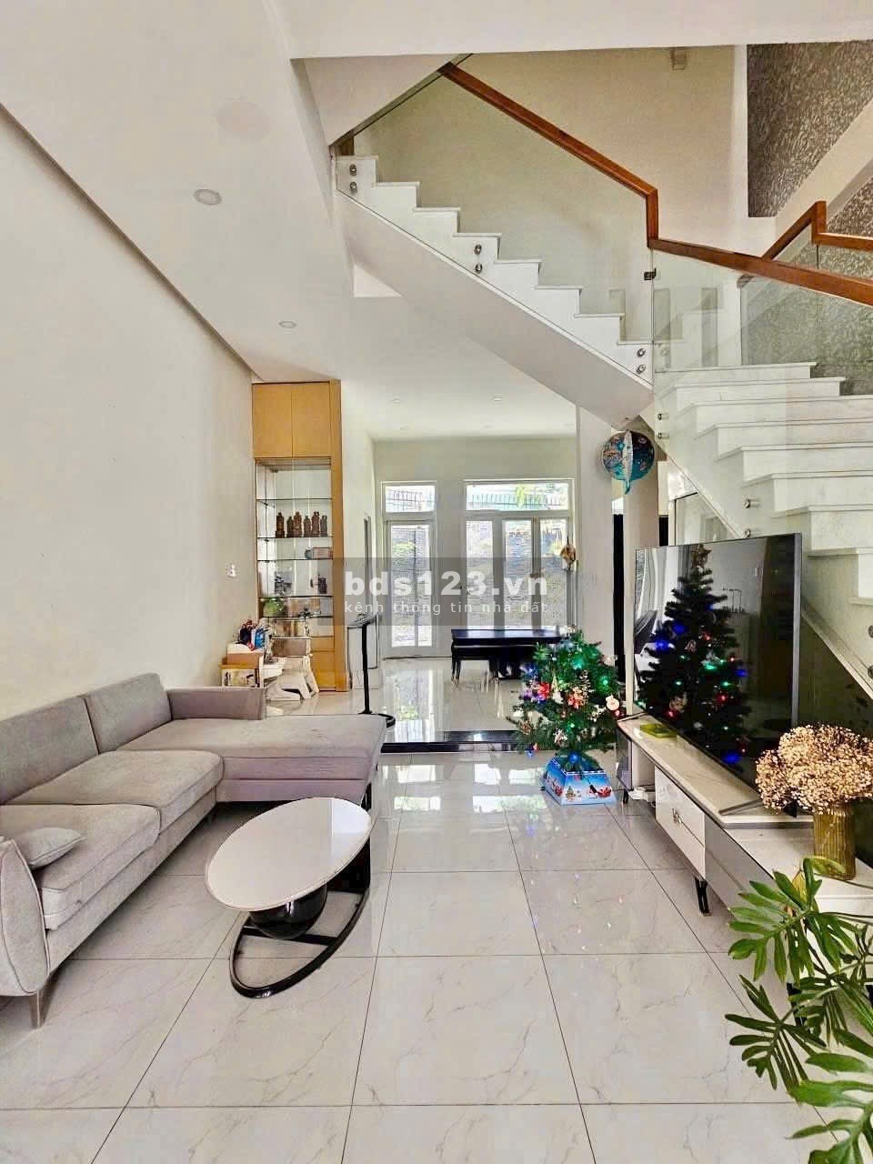 Cho thuê nhà phố rộng thoáng mục đích ở hoặc kết hợp văn phòng