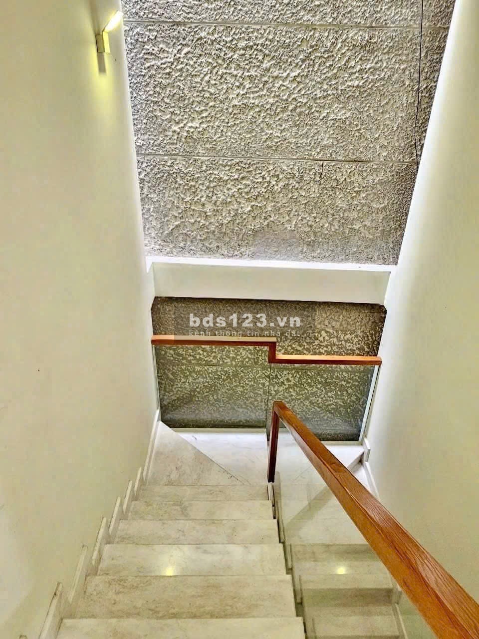 Cho thuê nhà phố rộng thoáng mục đích ở hoặc kết hợp văn phòng