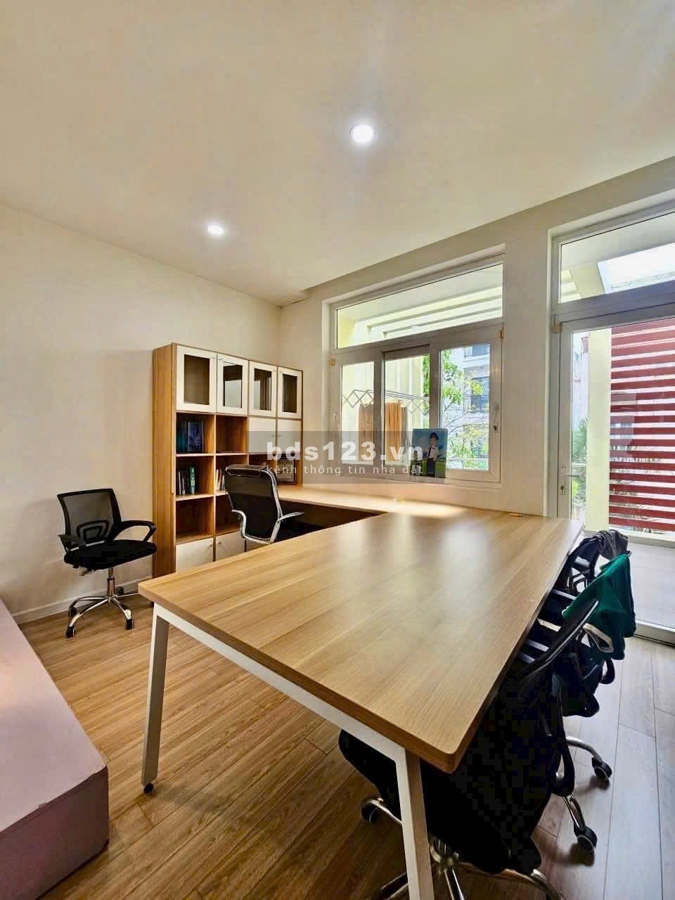 Cho thuê nhà phố rộng thoáng mục đích ở hoặc kết hợp văn phòng