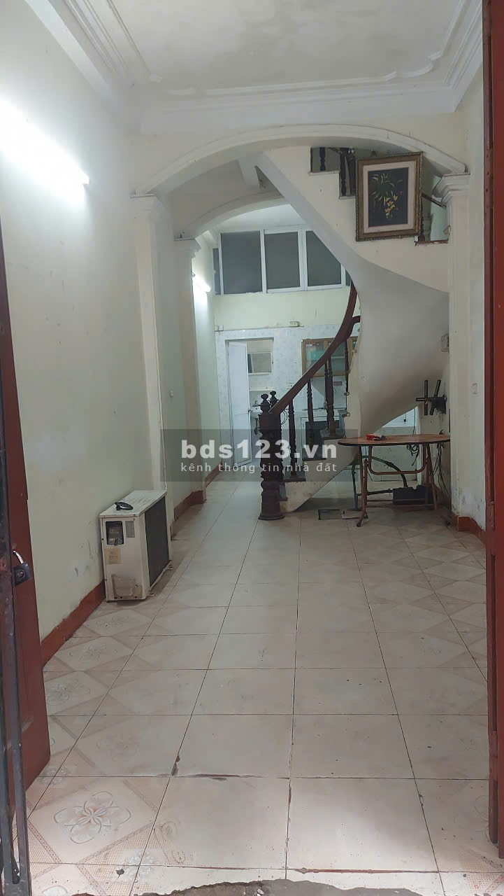 Cho thuê nhà chính chủ 5 tầng ngay đầu ngõ 142 đường Kim…