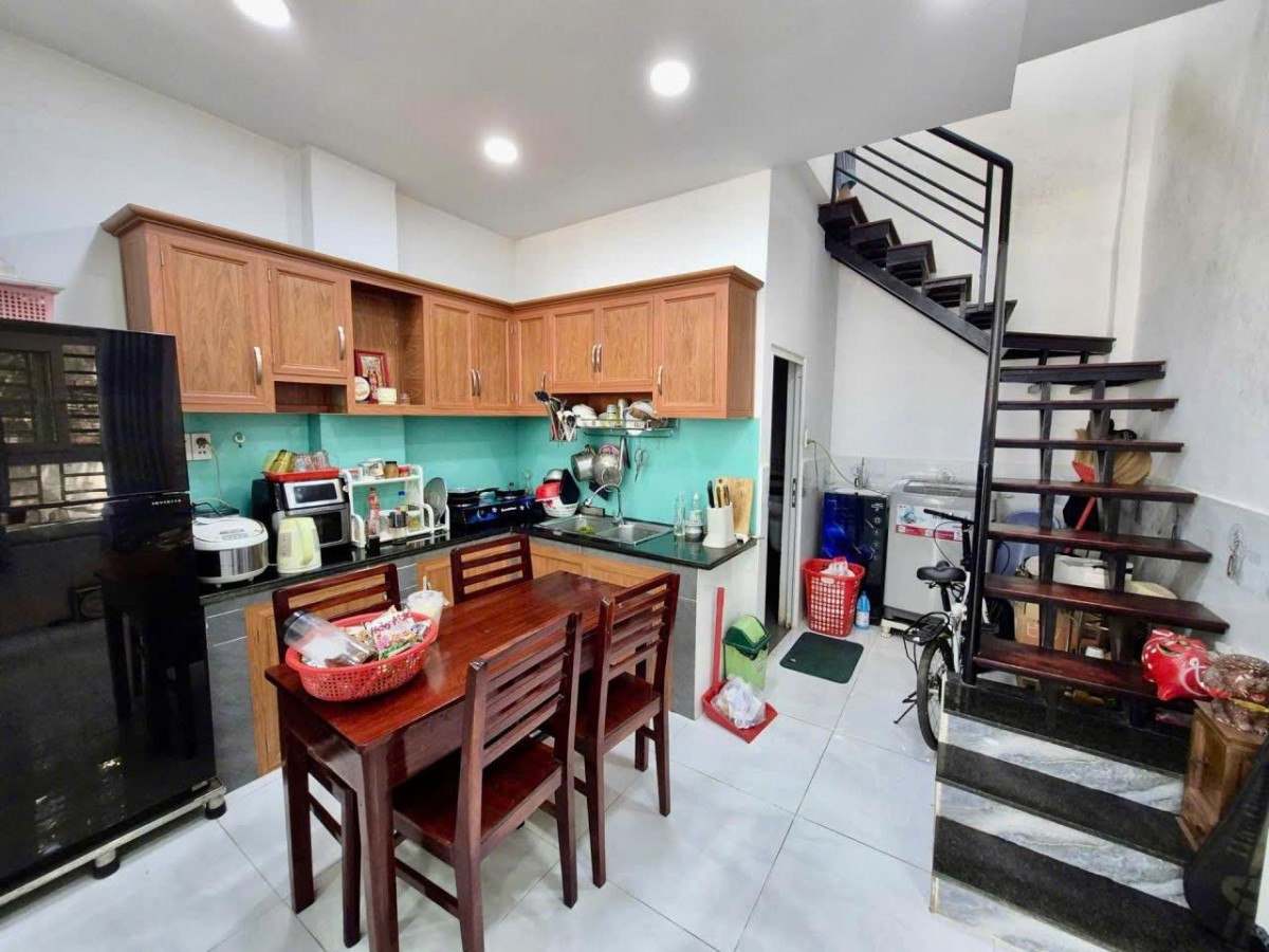 LÔ GÓC TÂY THẠNH TÂN PHÚ – GẦN CHỢ – 40M² – 3.9 TỶ (Ở…