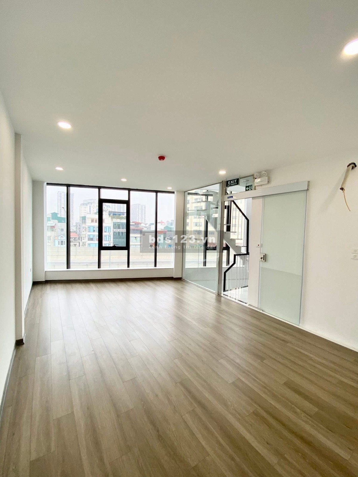 SIÊU PHẨM MẶT PHỐ PHẠM VĂN ĐỒNG - 9 TẦNG THANG MÁY - VỈA…