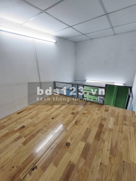 Cho thuê phòng lầu 1, gác cao, cửa sổ thoáng tại Nguyễn Văn…