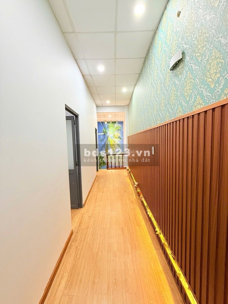 BÁN NHÀ TÂN BÌNH, 5 x 11 , GẦN LÝ THƯỜNG KIỆT, HẺM 4M, NHỈNH…