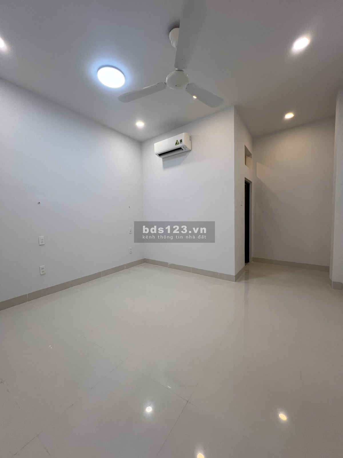 Bán nhà hẻm oto Phú Thuỷ Phan Thiết cũ