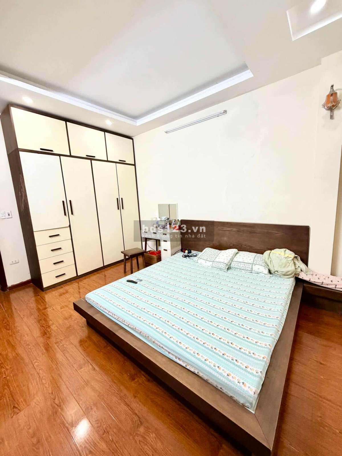 Bán nhà Bạch Mai 60m2 thang máy mới ở ngay chỉ 12 tỷ.