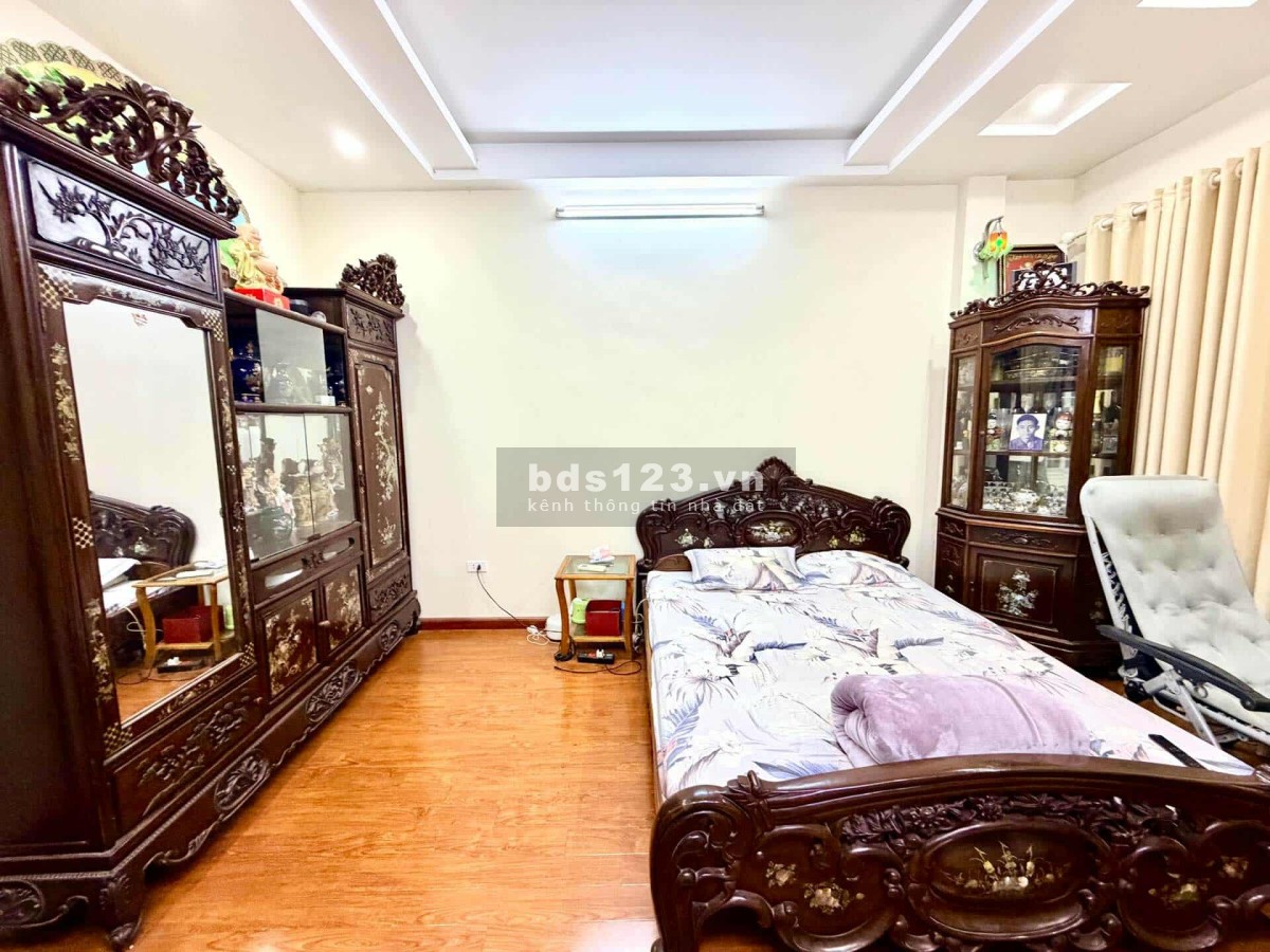 Bán nhà Bạch Mai 60m2 thang máy mới ở ngay chỉ 12 tỷ.