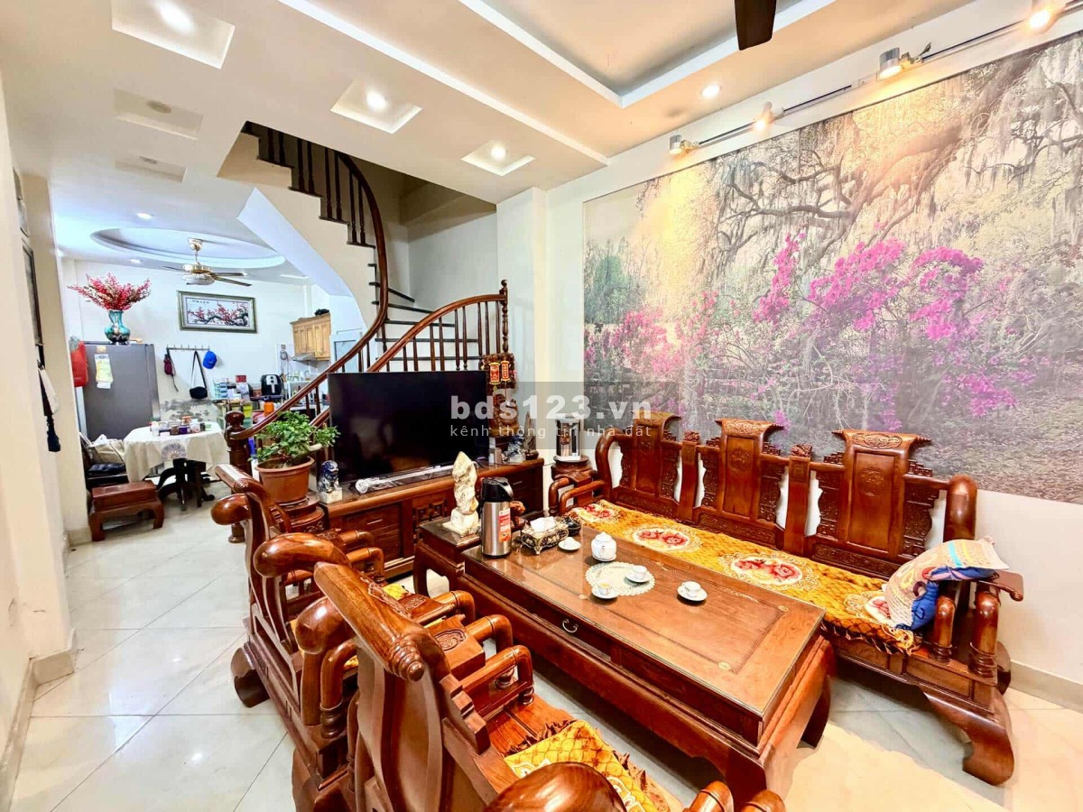 Bán nhà Bạch Mai 60m2 thang máy mới ở ngay chỉ 12 tỷ.