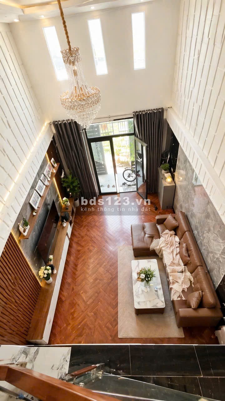 NHÀ 3 TẦNG MỚI – DIỆN TÍCH RỘNG 60M² – 50M RA HẺM XE HƠI…