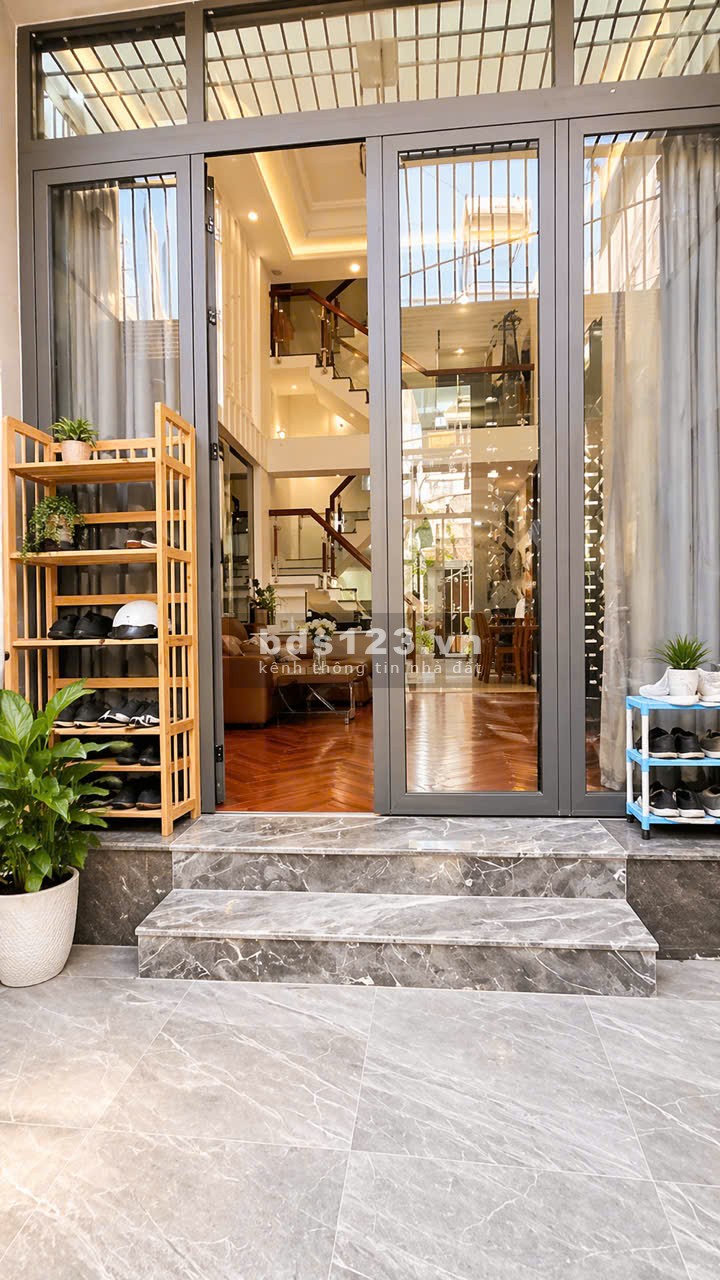 NHÀ 3 TẦNG MỚI – DIỆN TÍCH RỘNG 60M² – 50M RA HẺM XE HƠI…