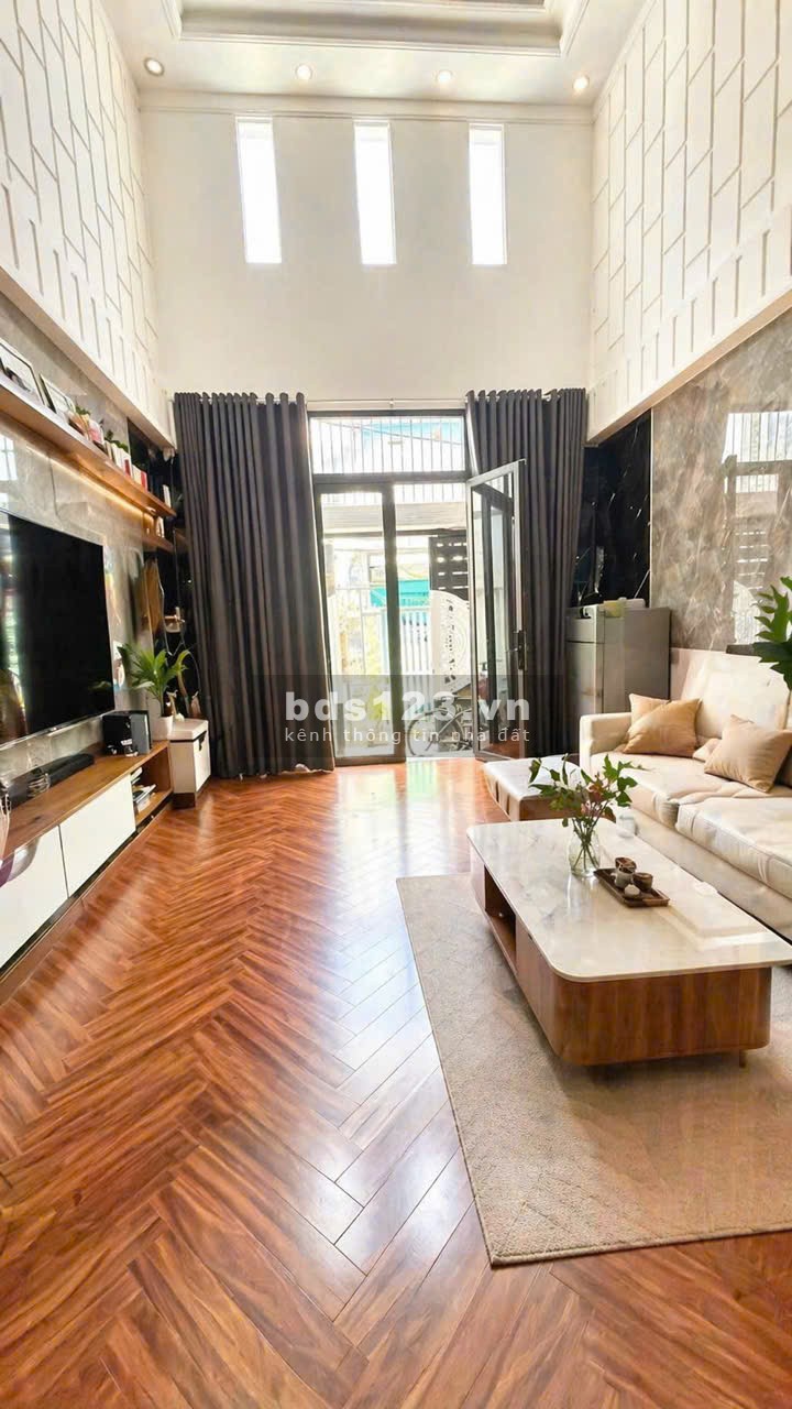 NHÀ 3 TẦNG MỚI – DIỆN TÍCH RỘNG 60M² – 50M RA HẺM XE HƠI…