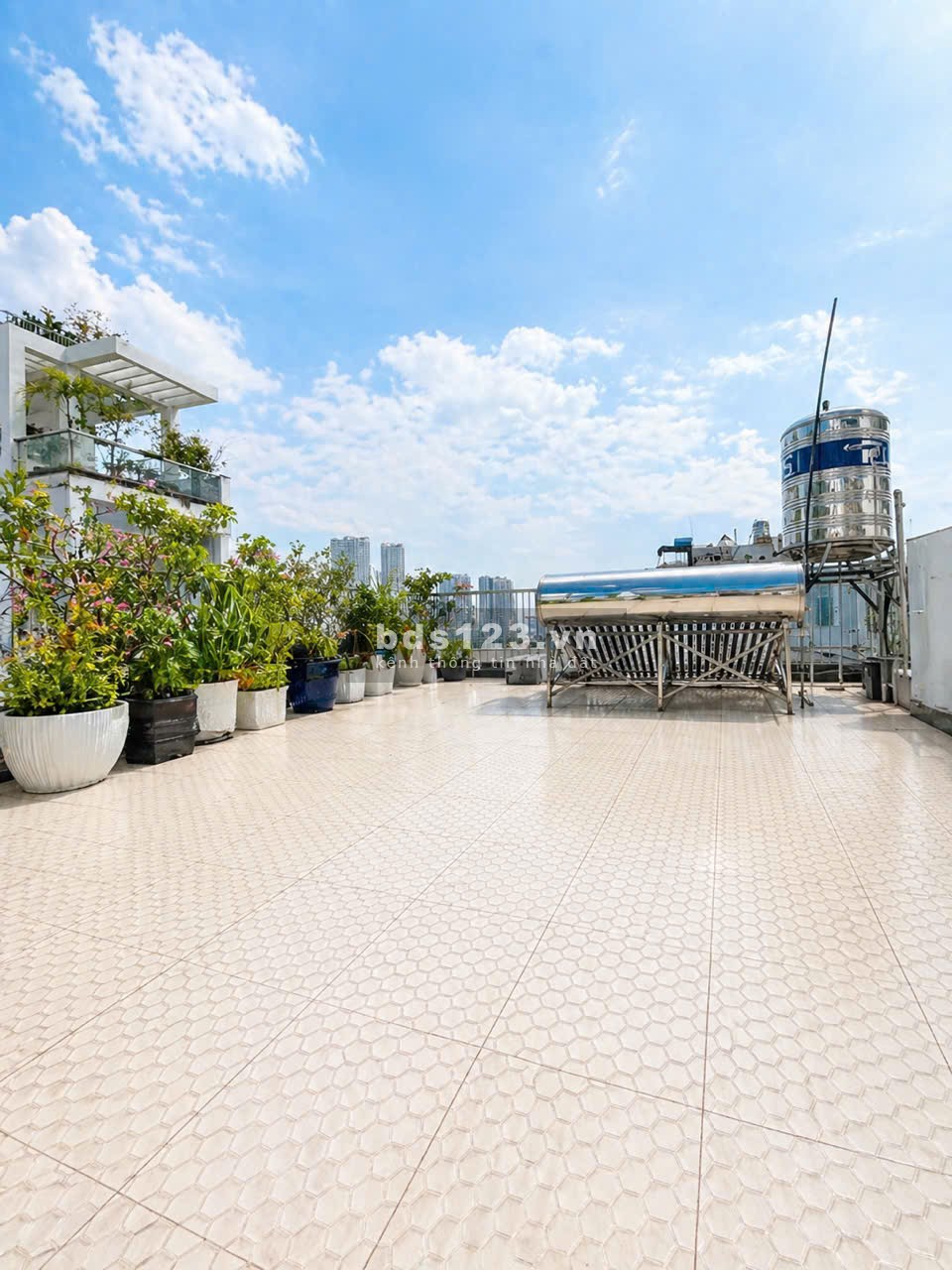 NHÀ 4 TẦNG BTCT - NGANG KHỦNG 10M - 5PN - SÁT DỰ ÁN CẦU NGUYỄN…