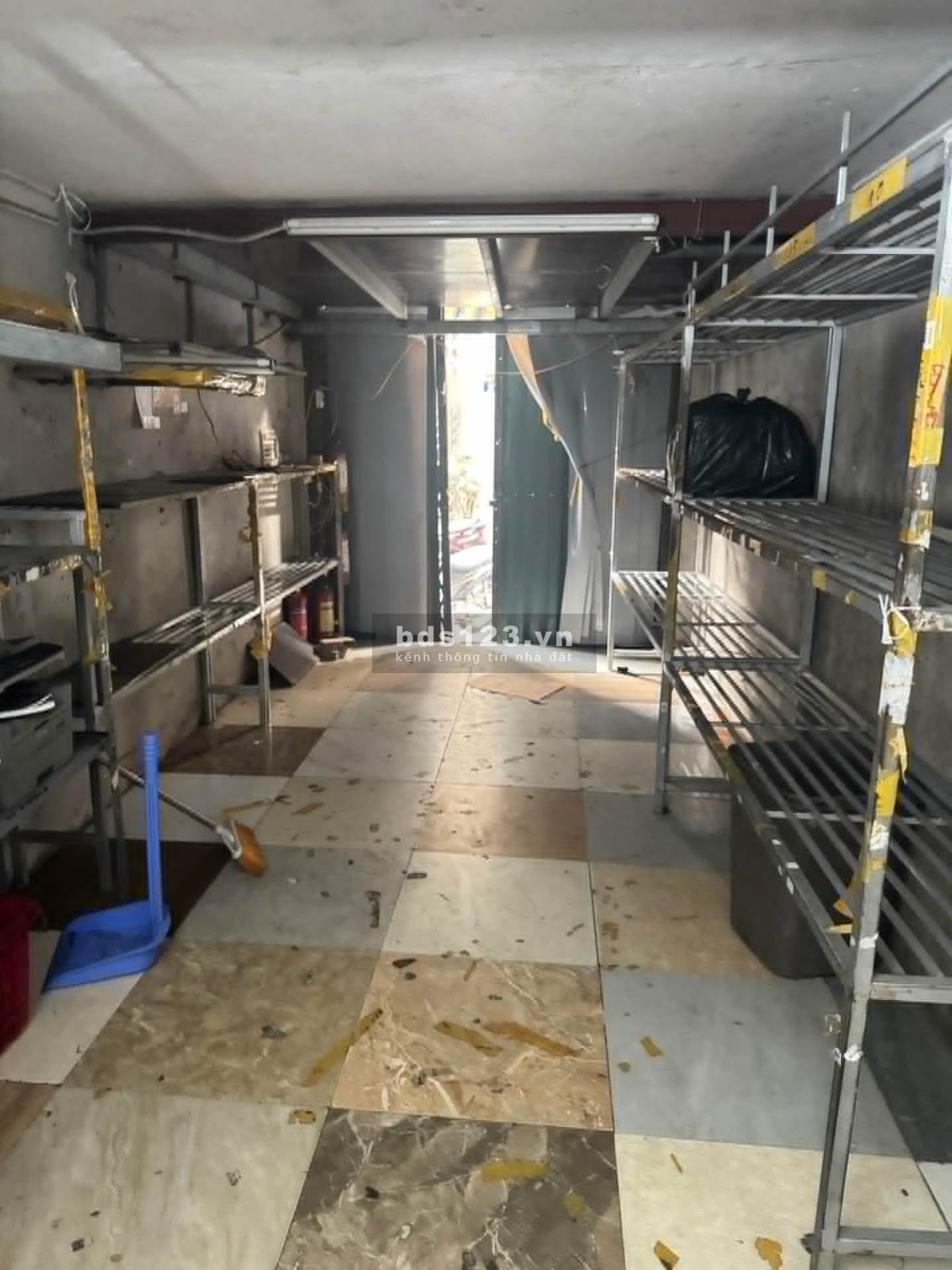 NHÀ PHỐ CỔ - BUÔN BÁN SẦM UẤT - NGỦ CŨNG RA TIỀN