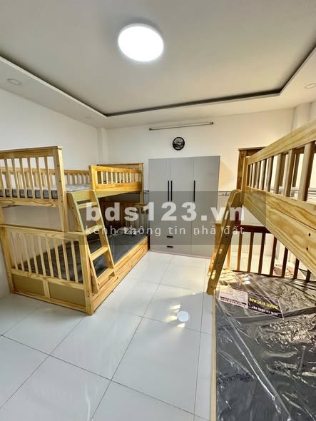 Ký túc xá 4 người tiện nghi, sau lưng Trường NTT, Quận 12
