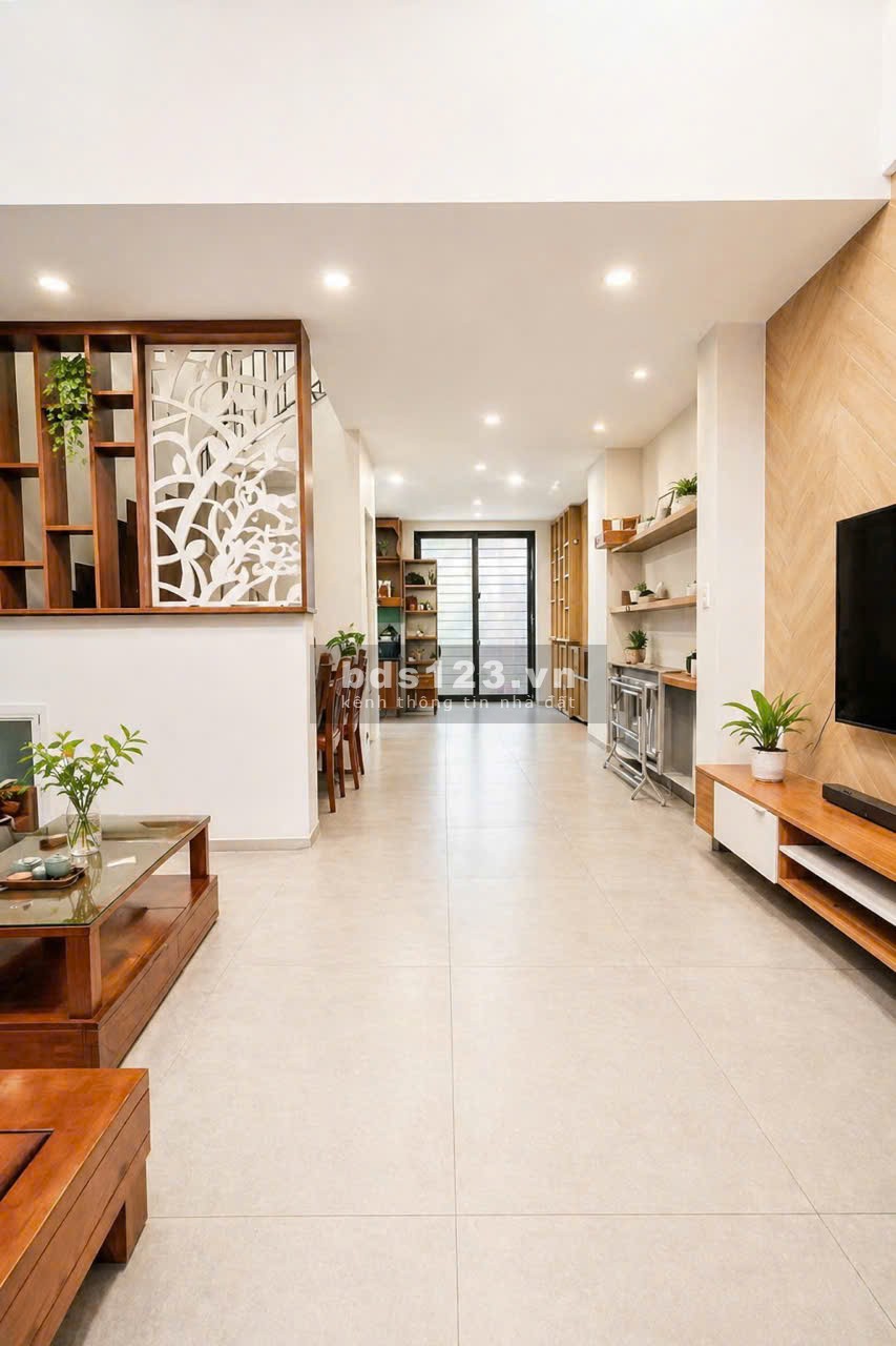 TRUNG TÂM Q7 - NHÀ 2 MẶT HẺM THOÁNG - SÁT MẶT TIỀN - 5PN -…